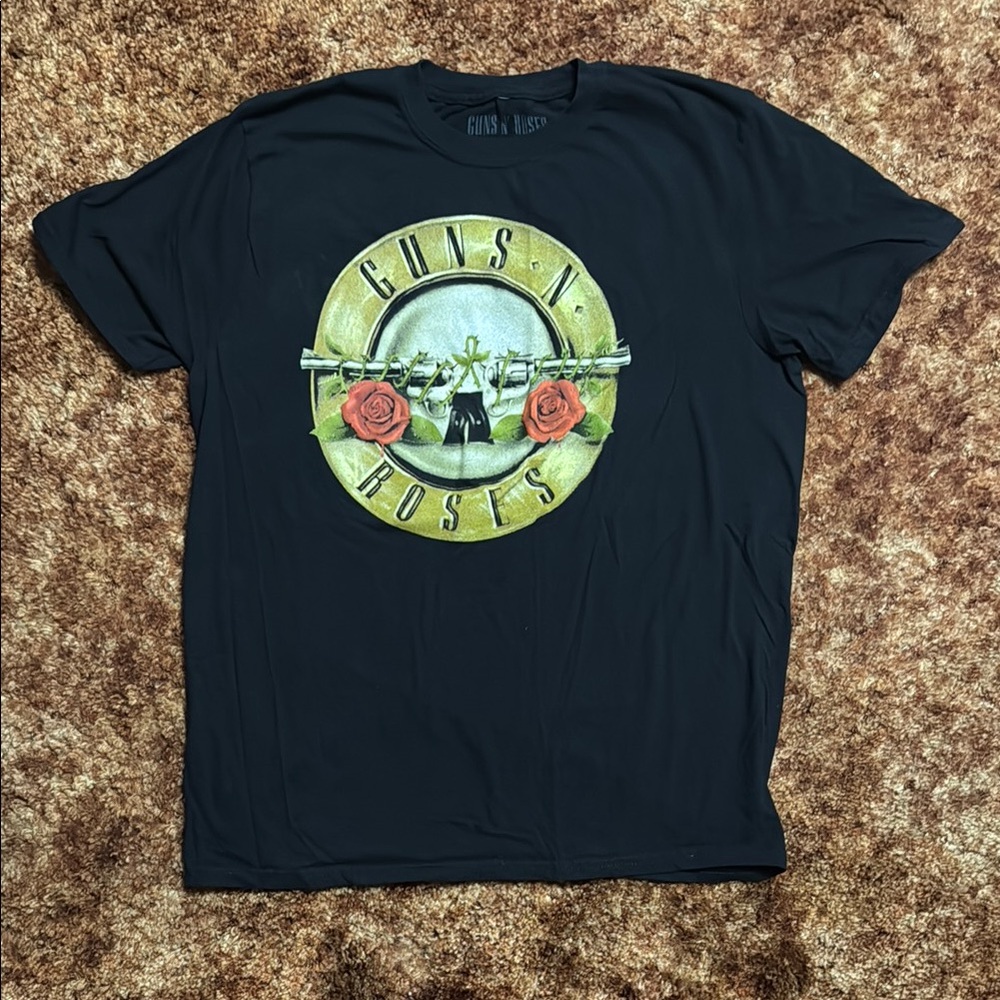 Black Guns N’ Roses T-Shirt. Size Large